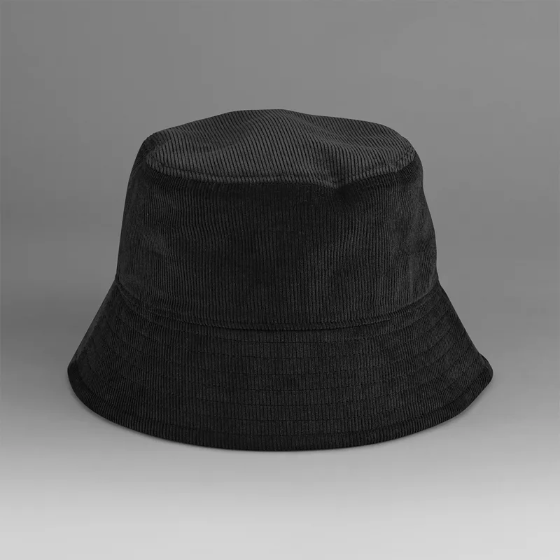 Hut aus Samt, Black